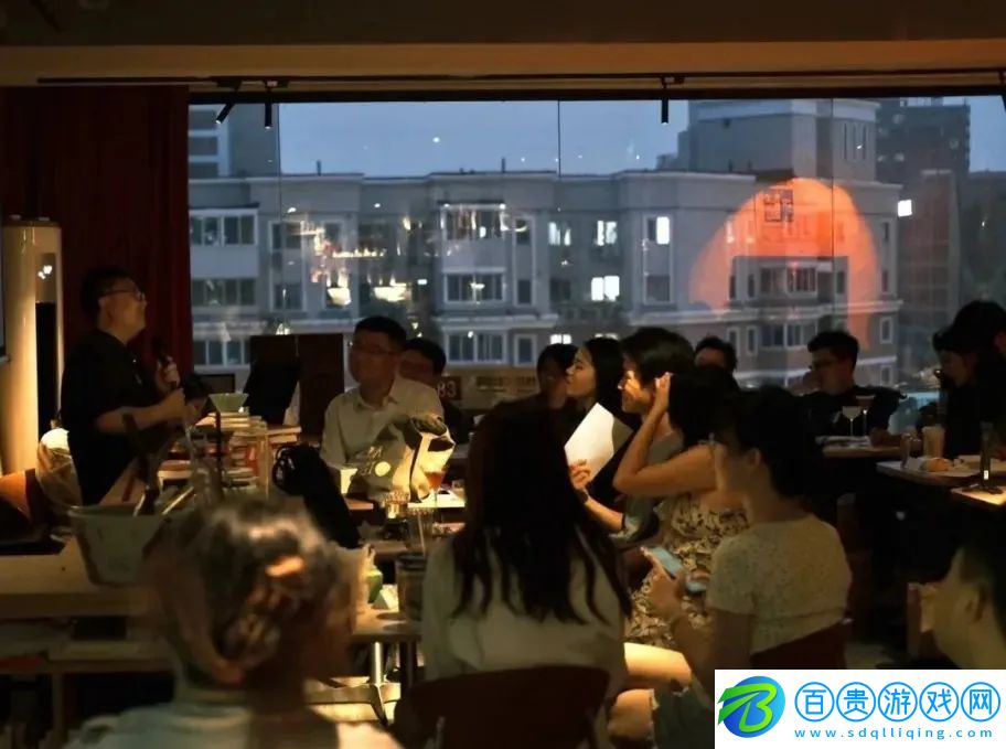 學(xué)術(shù)酒吧與傳統(tǒng)酒吧的區(qū)別在哪