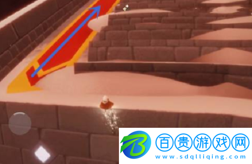 光遇鞠躬?jiǎng)幼髟谀膬耗?></p><p>3、鞠躬先祖就在前方了。</p><p style=